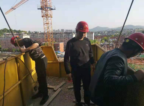 0211817304911422450452063315439281322