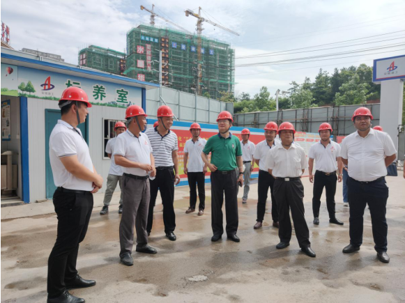 1712023404818354436215391373331271625