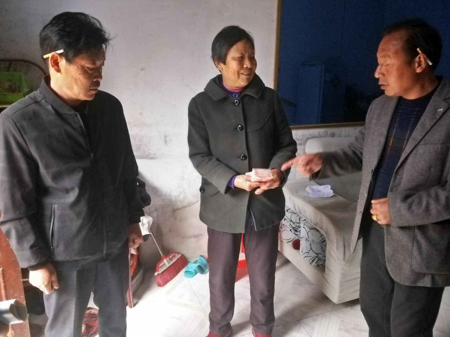 18113647295021221730142438327252823734