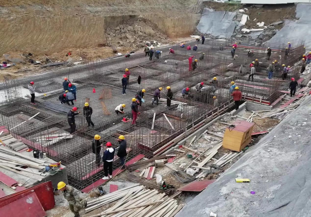 3633483744113238174422045119015103925